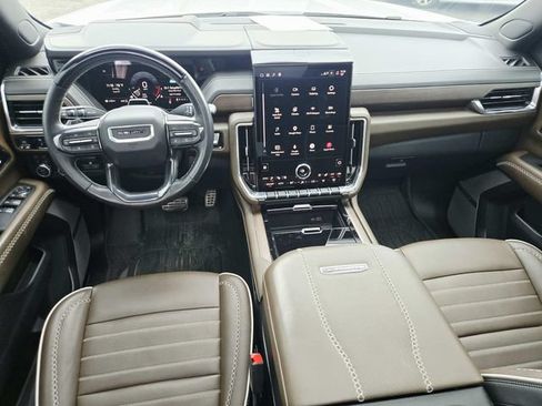 Used 2025 GMC Yukon Denali Ultimate AWD/4WD image 7