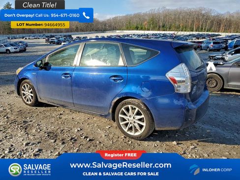 Used 2012 Toyota Prius V image 3