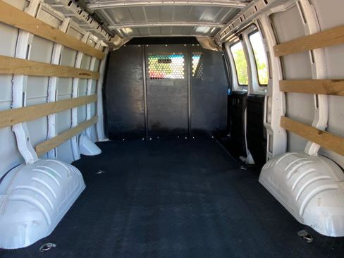 Used 2025 Chevrolet Express 2500 w/ Driver Convenience Package RWD image 12