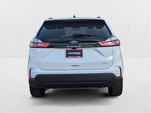 New 2024 Ford Edge SE image 9