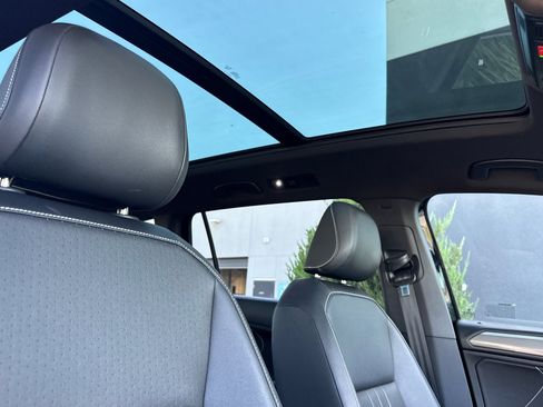 Certified 2024 Volkswagen Tiguan SE R-Line image 17