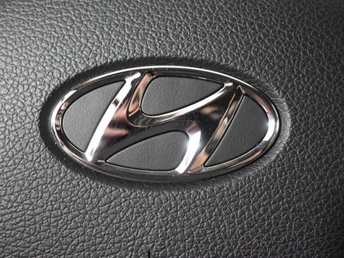 Used 2023 Hyundai Santa Fe SE AWD/4WD image 35