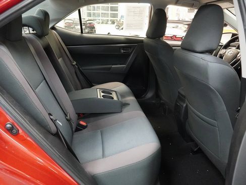 Used 2017 Toyota Corolla LE image 29