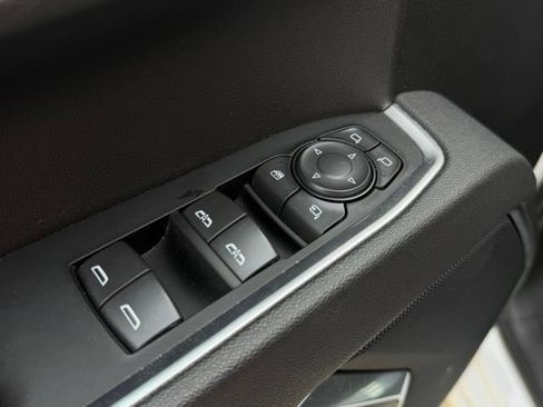 Used 2026 GMC Sierra 1500 SLT AWD/4WD image 13