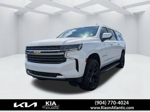 Used 2021 Chevrolet Suburban LT RWD image 7