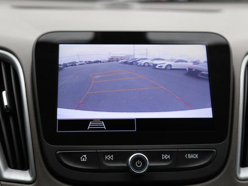 Used 2022 Chevrolet Malibu LT image 12