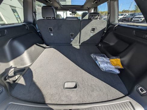 New 2025 Jeep Grand Cherokee Limited w/ Black Appearance Package image 38