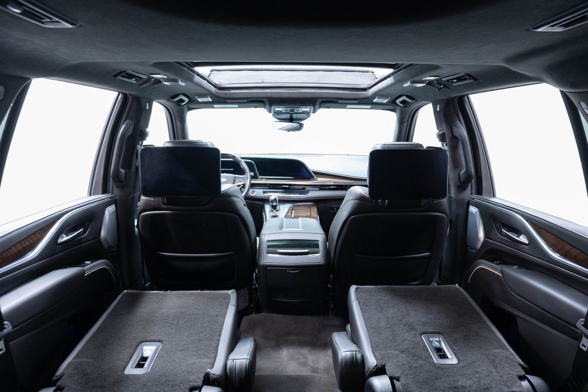 Used 2024 Cadillac Escalade Premium Luxury Platinum AWD/4WD image 45