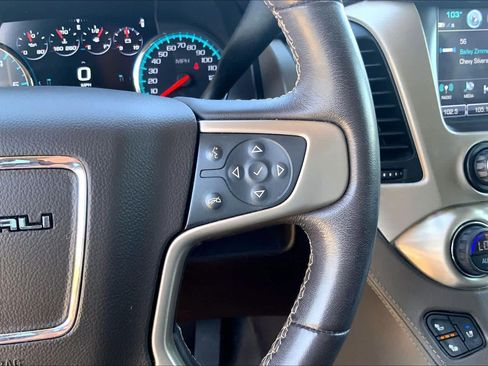 Used 2020 GMC Yukon Denali w/ Denali Premium Package AWD/4WD image 23