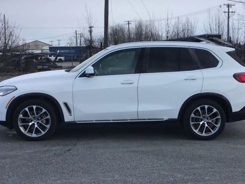 Used 2023 BMW X5 xDrive40i w/ Premium Package image 5