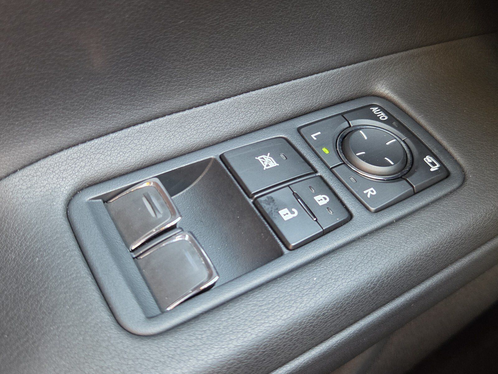 Used 2024 Lexus LC 500 Coupe w/ Dynamic Handling Package RWD image 33