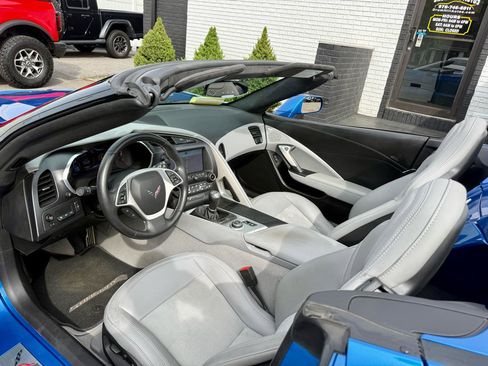 Used 2014 Chevrolet Corvette Stingray Convertible w/ 3LT Preferred Equipment Group RWD image 28