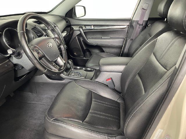 Used 2012 Kia Sorento EX w/ EX V6 Premium Pkg FWD image 2