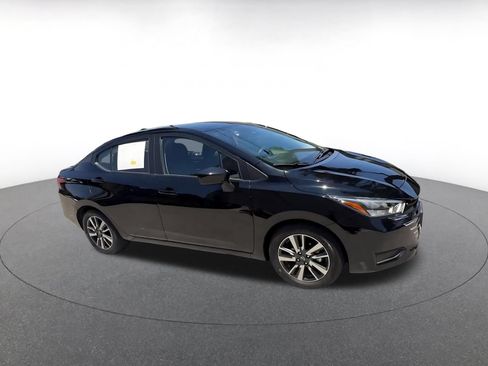 Used 2025 Nissan Versa SV FWD image 2