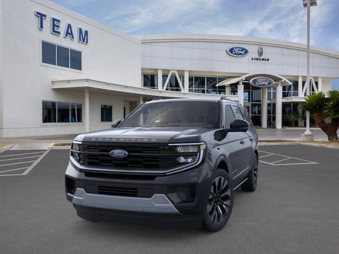 New 2026 Ford Expedition Platinum w/ Driver's Package AWD/4WD image 2