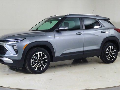 Used 2026 Chevrolet TrailBlazer LT image 3