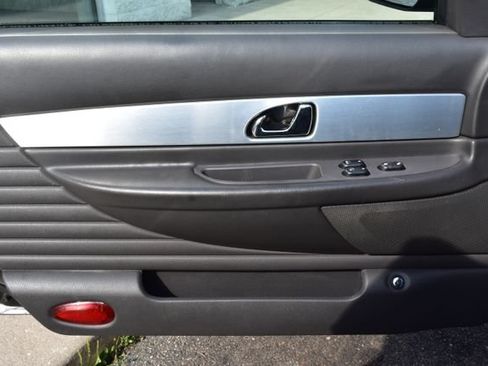 Used 2002 Ford Thunderbird RWD image 17