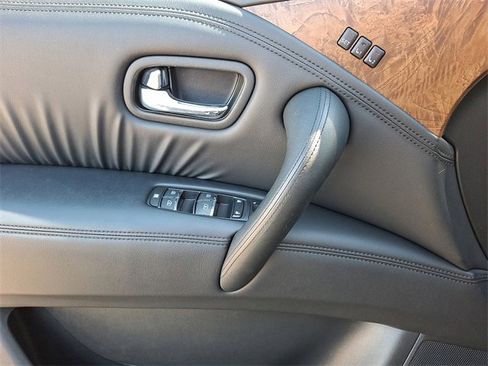 Used 2024 Nissan Armada SL w/ Captain's Chairs Package image 13