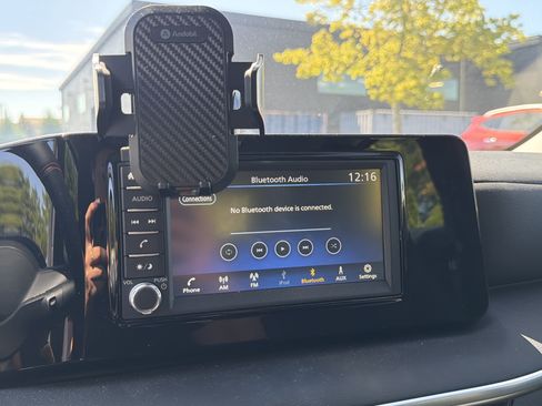 Used 2025 Nissan Kicks S FWD image 18