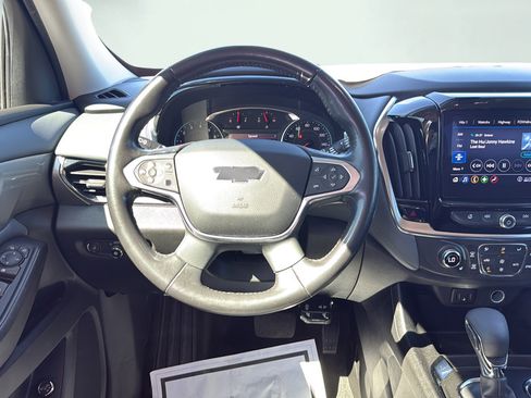 Used 2021 Chevrolet Traverse LT FWD image 19