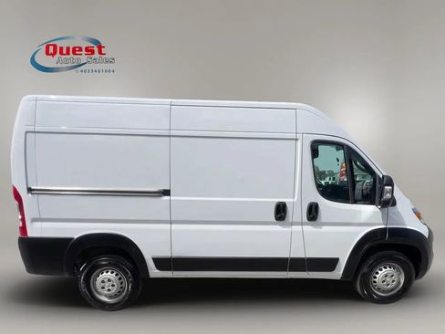 Used 2025 RAM ProMaster 2500 w/ Convenience Group FWD image 2