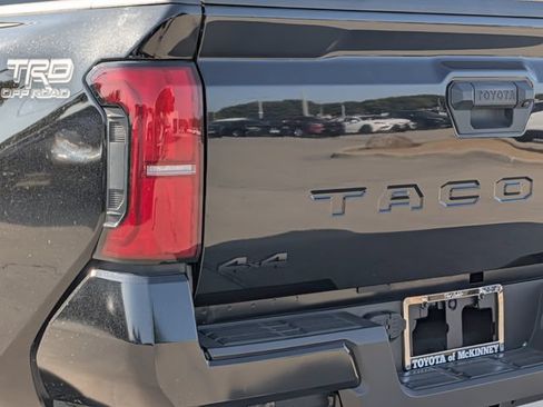 Certified 2024 Toyota Tacoma TRD Off-Road AWD/4WD image 8