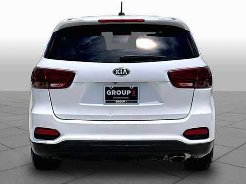 Used 2019 Kia Sorento FWD V6 image 5