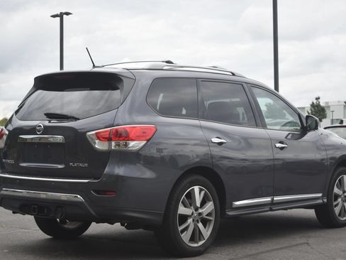 Used 2013 Nissan Pathfinder Platinum w/ Platinum Premium Pkg FWD image 4