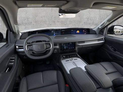 New 2025 Lincoln Navigator Reserve AWD/4WD image 9