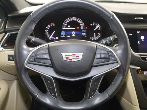 Used 2018 Cadillac XT5 Luxury w/ Driver Awareness Package FWD image 37