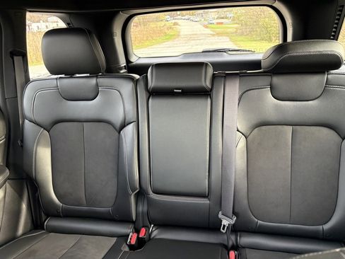 Used 2023 Jeep Grand Cherokee Altitude image 25