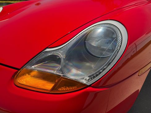 Used 2001 Porsche Boxster RWD image 16