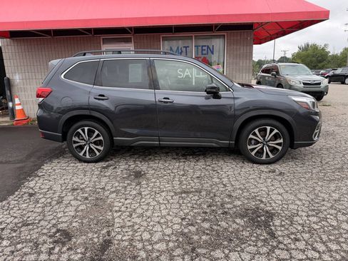 Used 2019 Subaru Forester Limited w/ Popular Package #3 AWD/4WD image 3