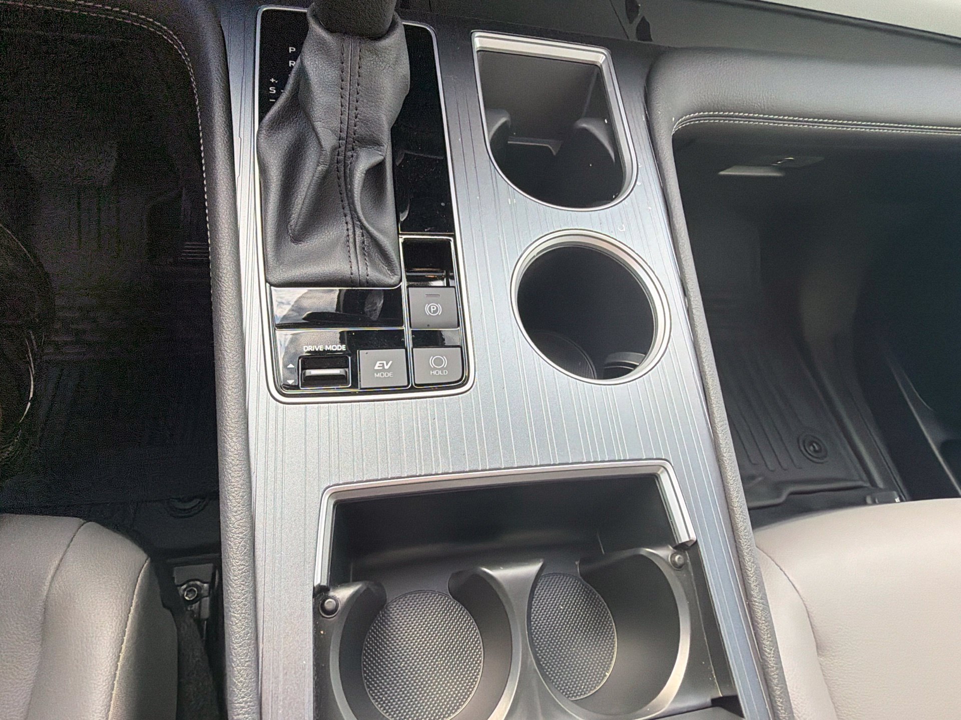 Certified 2026 Toyota Sienna XLE FWD image 24