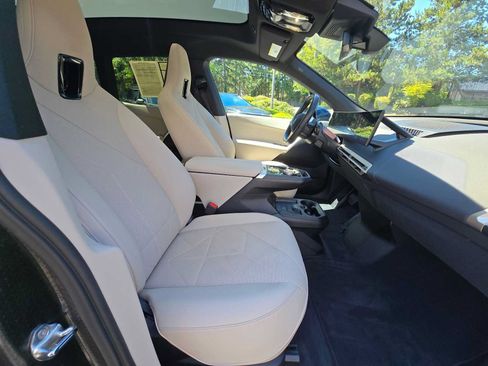 Used 2024 BMW iX xDrive50 w/ Sport Package AWD/4WD image 11