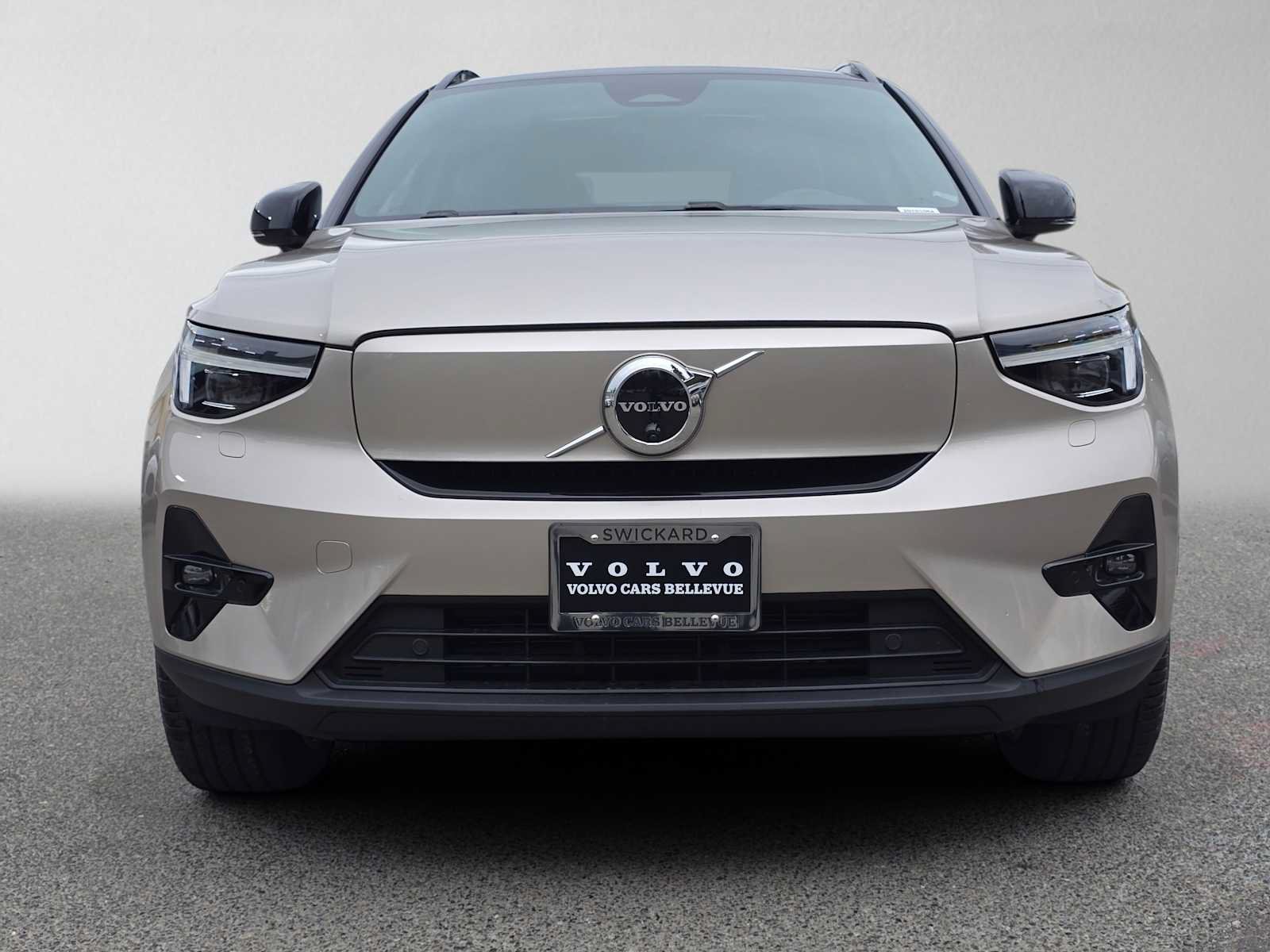 Certified 2023 Volvo XC40 Recharge Ultimate w/ Protection Package Premier AWD/4WD image 9