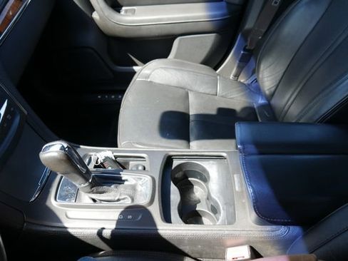 Used 2013 Lincoln MKS FWD image 26