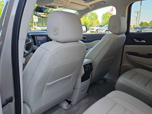 Certified 2022 GMC Acadia Denali w/ Denali Ultimate Package FWD image 18