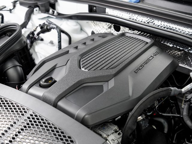 Certified 2026 Porsche Macan AWD/4WD image 29