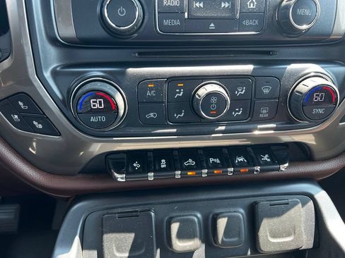 Used 2017 Chevrolet Silverado 1500 High Country AWD/4WD image 23