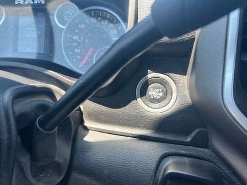 Used 2022 RAM 2500 Big Horn AWD/4WD image 42