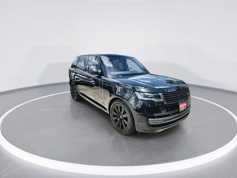 Used 2023 Land Rover Range Rover SE AWD/4WD image 2