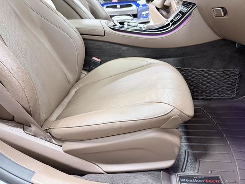 Used 2017 Mercedes-Benz E 300 4MATIC image 38