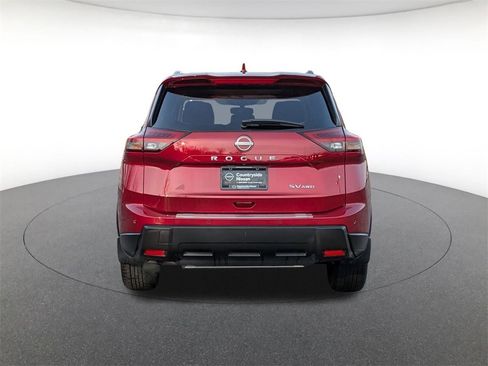 Used 2024 Nissan Rogue SV w/ SV Premium Package image 6