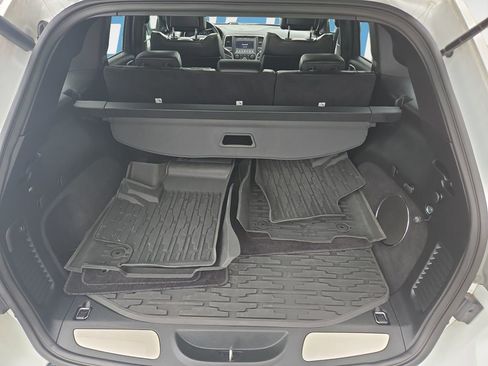 Used 2018 Jeep Grand Cherokee Overland image 16