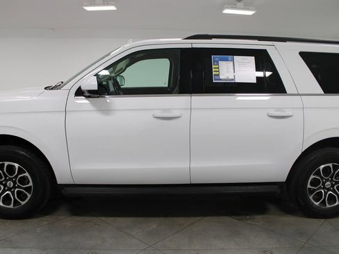 Certified 2024 Ford Expedition Max XLT image 6