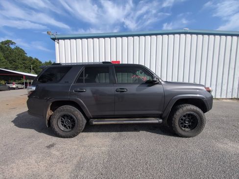 Used 2019 Toyota 4Runner SR5 Premium RWD image 9