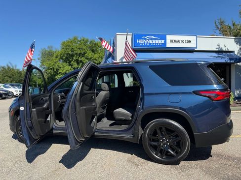 Used 2022 Chevrolet Traverse LT AWD/4WD image 8