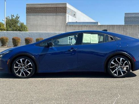 Certified 2023 Toyota Prius Prime Premium FWD image 9