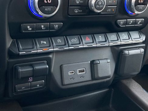 Used 2021 GMC Sierra 1500 SLT AWD/4WD image 26